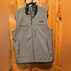Vintage The North Face Men's Green Vest